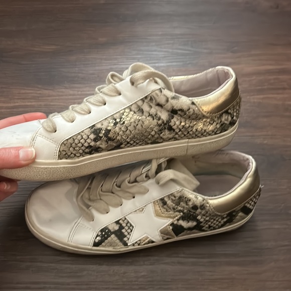 Steve Madden All Star Sneakers - Size 8.5 - Picture 4 of 7